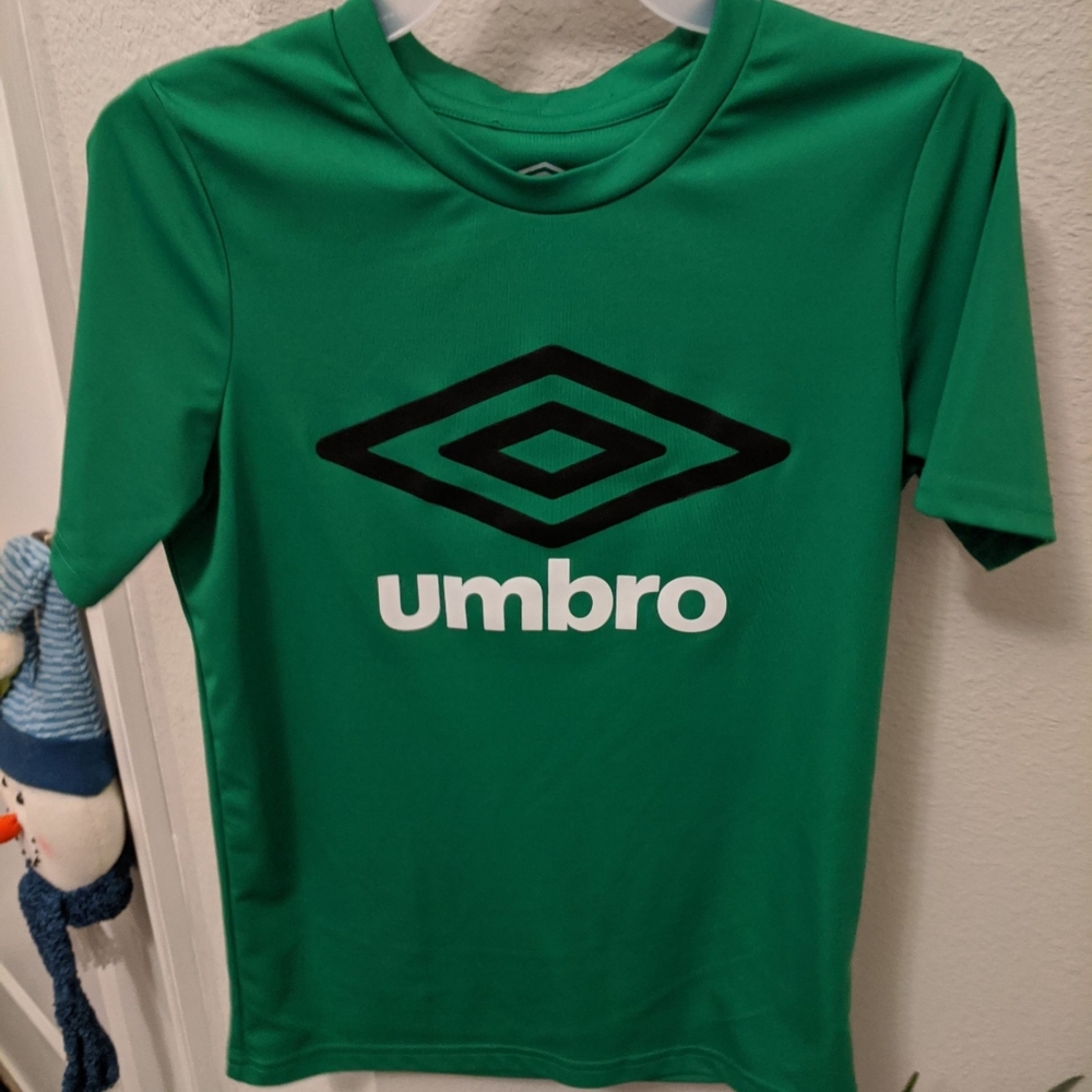 Boys Green Umbro short sleeve tshirt dri fit